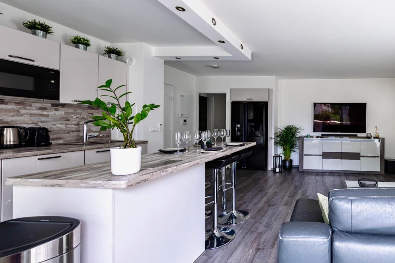 Charmant Refuge Avec Jardin, A 6 Minutes A Pied Du Metro Creteil L Echat-Lovely Retreat With Garden, Located A 6-Minute Walk From Creteil L Echat Metro Station Eksteriør billede