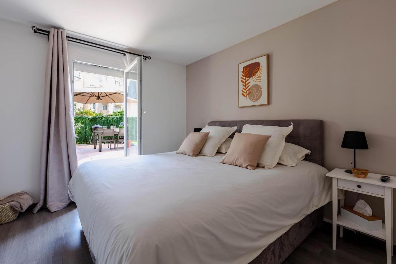 Charmant Refuge Avec Jardin, A 6 Minutes A Pied Du Metro Creteil L Echat-Lovely Retreat With Garden, Located A 6-Minute Walk From Creteil L Echat Metro Station Eksteriør billede