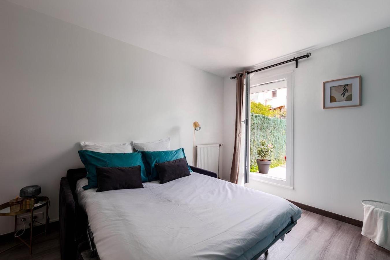 Charmant Refuge Avec Jardin, A 6 Minutes A Pied Du Metro Creteil L Echat-Lovely Retreat With Garden, Located A 6-Minute Walk From Creteil L Echat Metro Station Eksteriør billede